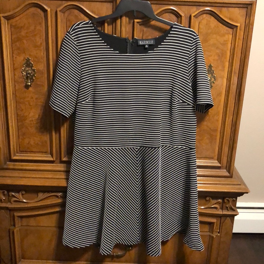 Plus size short sleeve dress-petit